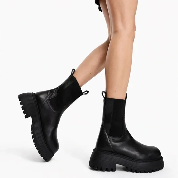 ASOS Design Chunky Black Chelsea Boots | Platform Lug Sole | Size 39 (US 8) - Picture 4 of 8